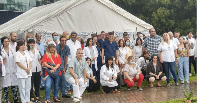 “Carpa de la Dignidad”: El reclamo de los trabajadores de la salud del Hospital Posadas en imágenes