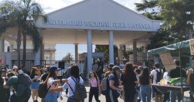 Universidades: Estudiantes de la UnLAM continúan en lucha