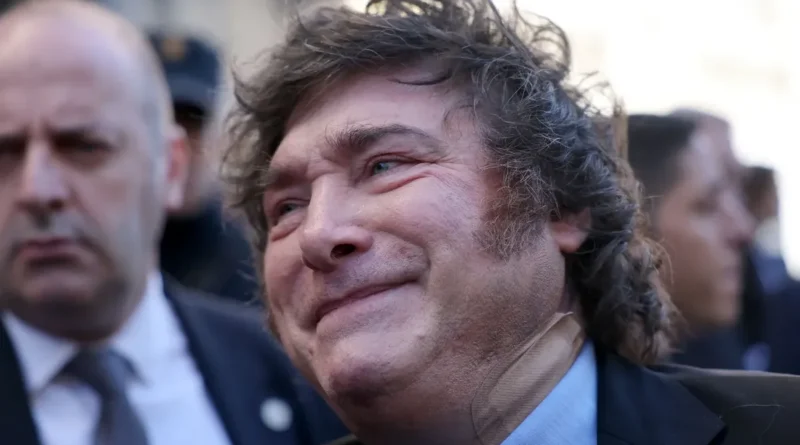 Milei volvió a criticar a Pedro Sánchez: lo acusó de “ladrón”